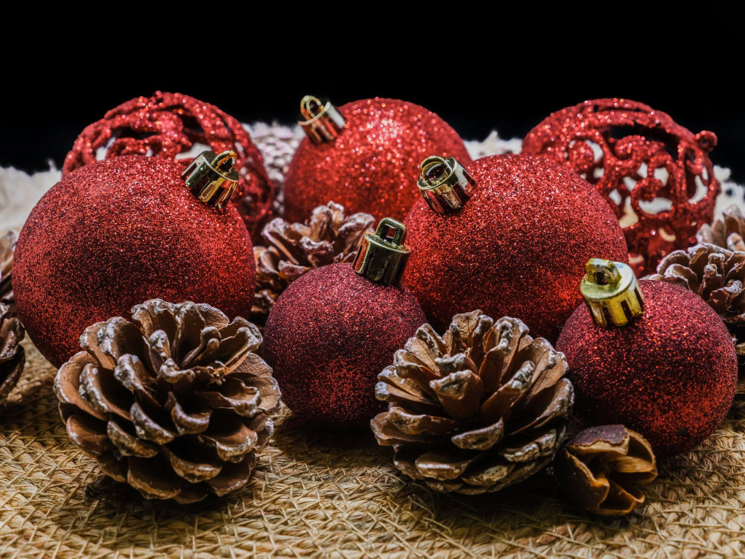 The Ultimate Guide to Find the Best Christmas Ornament Sets for Your Community Celebration